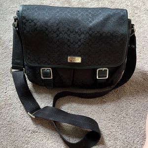 Coach Signature Canvas Messenger Bag